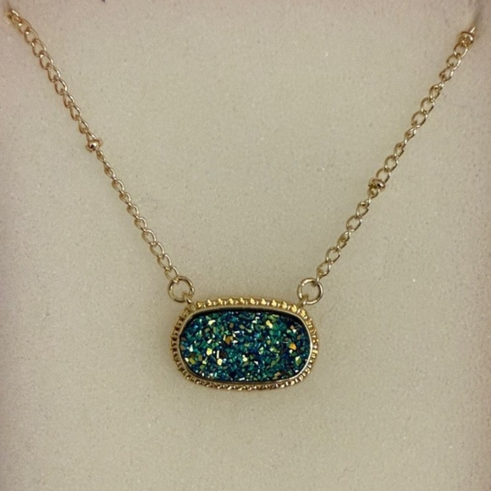 Elegant Gold plated women’s Necklace with Shimmery Green Pendant